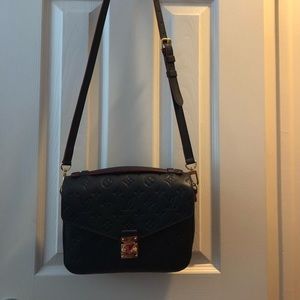 Louis Vuitton pochette metis